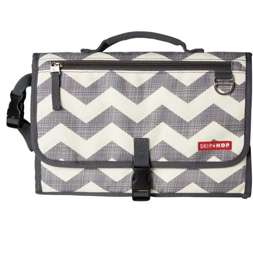 New Skip Hop Pronto Baby Portable Changing Station & Diaper Changing Pad Chevron